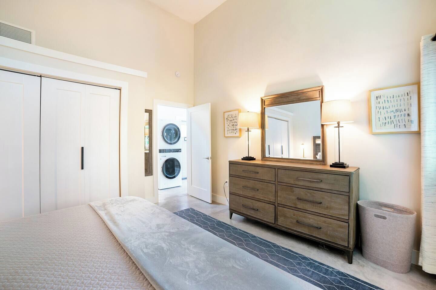 1 slaapkamer, een bureau, een strijkplank/strijkijzer, gratis wifi