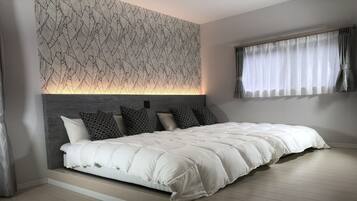 Decoración personalizada, wifi gratis y ropa de cama