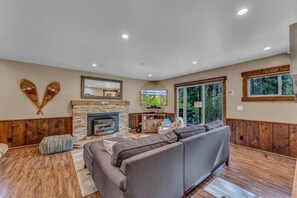 TV, fireplace, offices