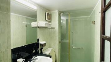 Standard Room | Bathroom