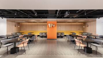 Daily continental breakfast (KRW 14300 per person)