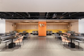 Daily continental breakfast for a fee - Travelodge Myeongdong Namsan (Seoul)