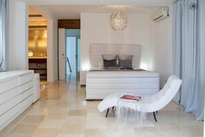 Luxury Villa | 5 bedrooms, in-room safe, blackout curtains, bed sheets