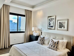 3 bedrooms, in-room safe, iron/ironing board, free WiFi