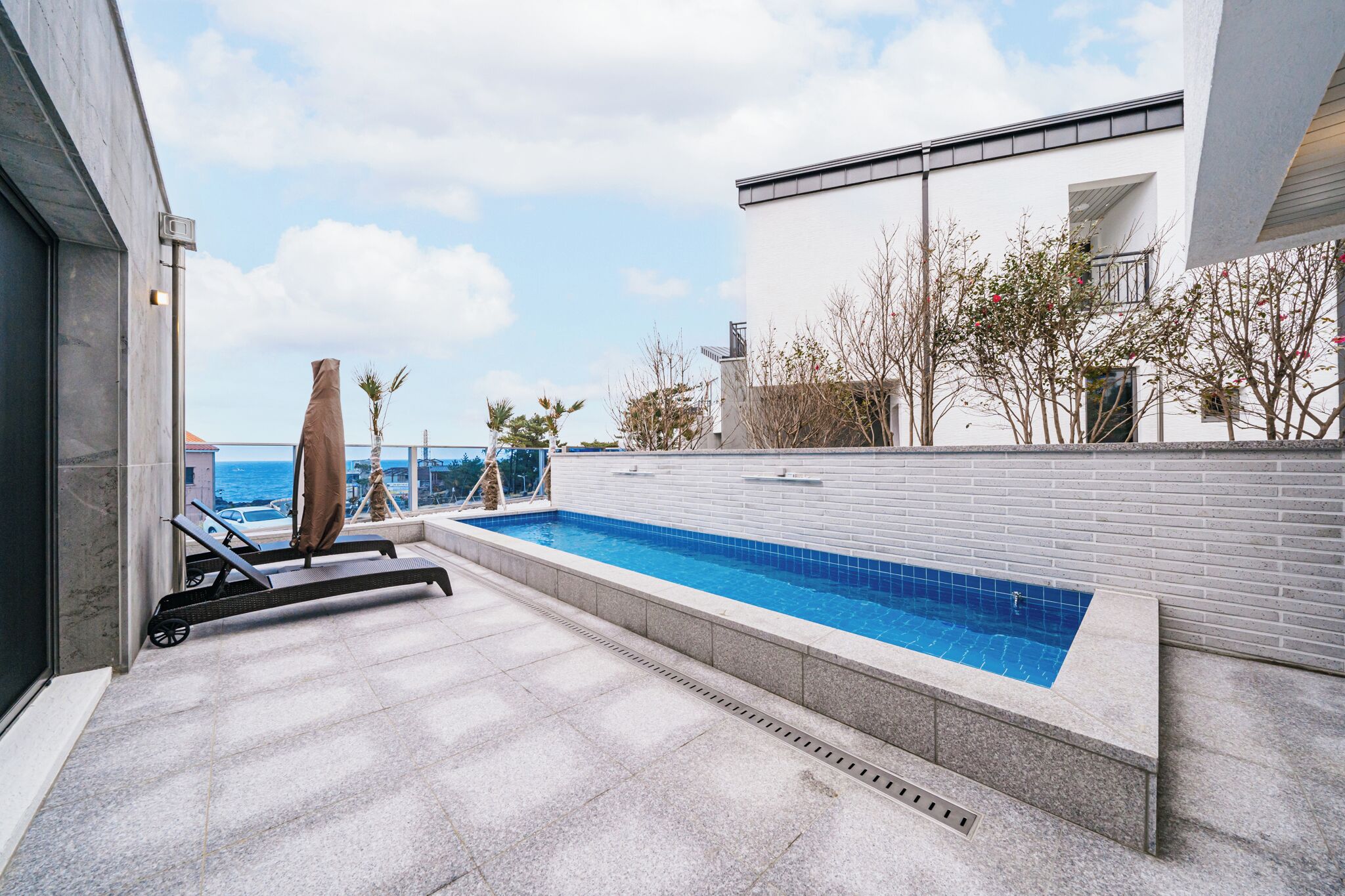 Private pool