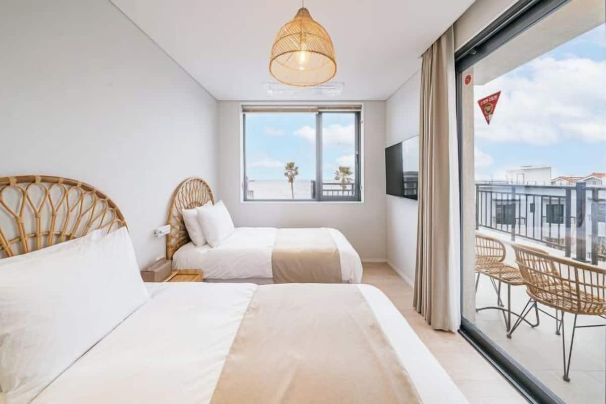2 bedrooms, premium bedding, individually decorated