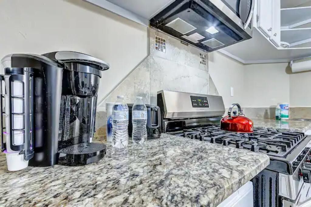 Mikrowelle, Ofen, Herdplatte, Geschirrspüler