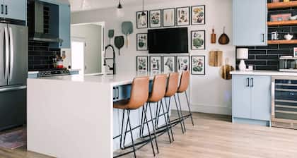 The Old Homestead - Gorgeous backyard w Pizza Oven