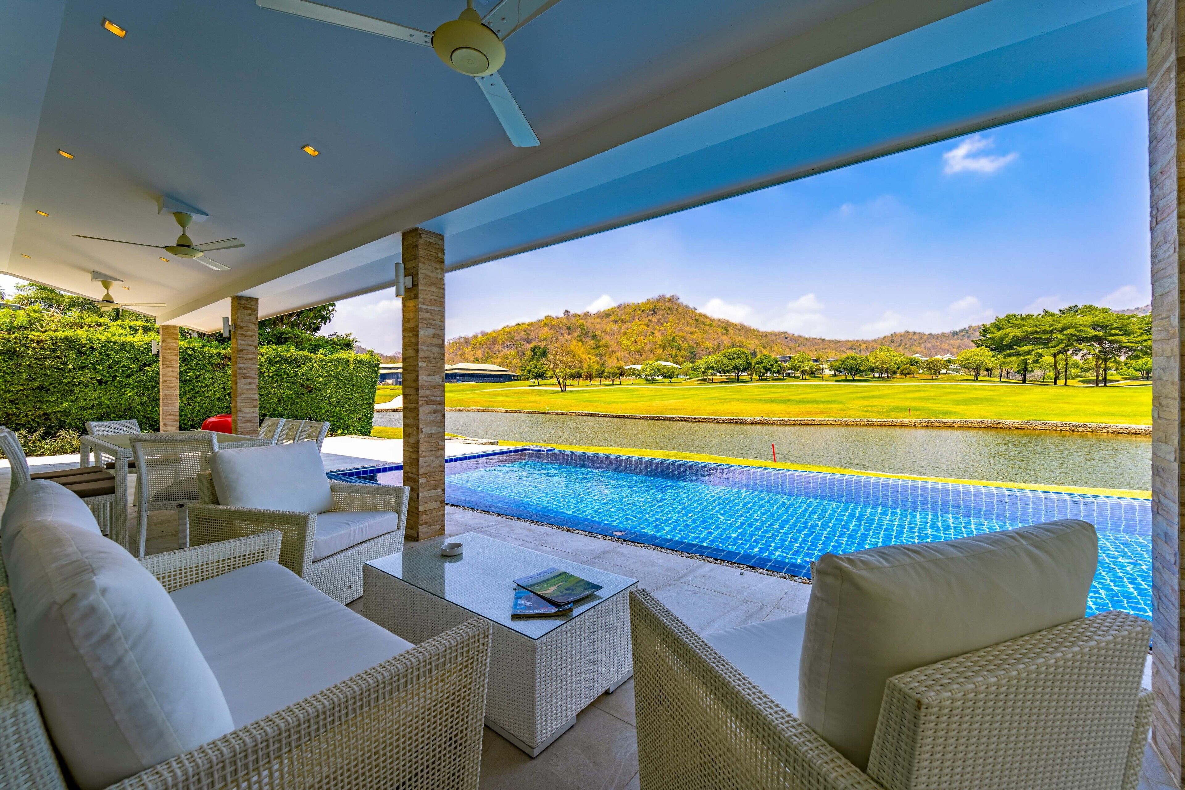 Utsikt mot landet från boendet