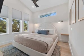 2 bedrooms, desk, iron/ironing board, WiFi