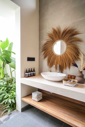 Villa, 4 Bedrooms | Bathroom - Honey Villa Ubud By Island Escape (Ubud)
