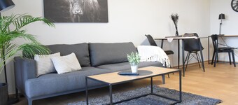 Charming Homes - Studio 25