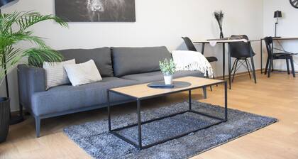 Charming Homes - Studio 25