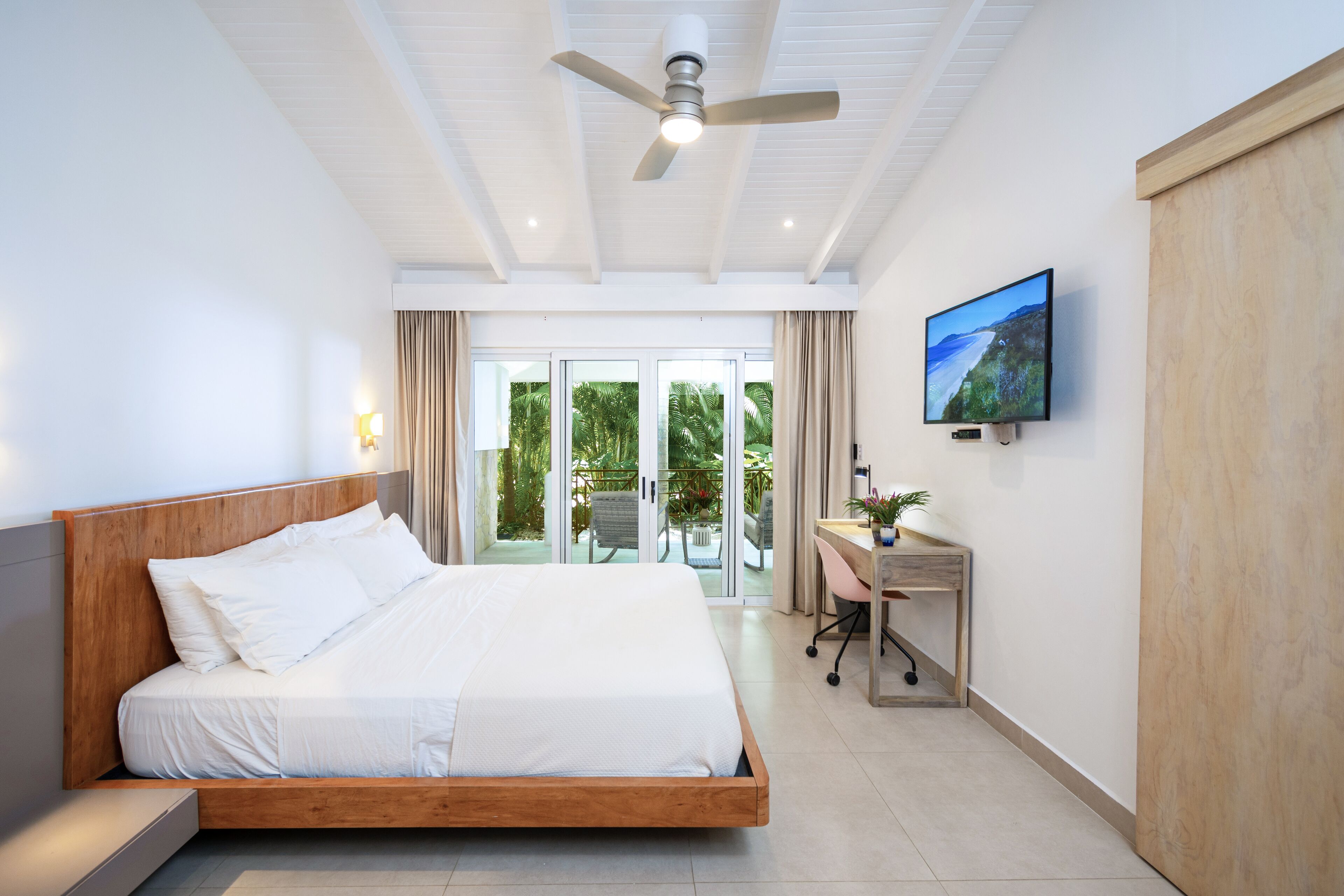 Kamar Deluks | 1 kamar tidur, brankas, meja kerja, dan ruang kerja ramah laptop