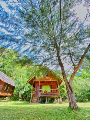 Vista frontal de la propiedad