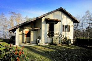 Exterior - Farmhouse in Verbania with Mountain Views (Verbania)