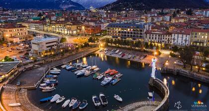 Cottage in Intra with Lake and Mountain Views