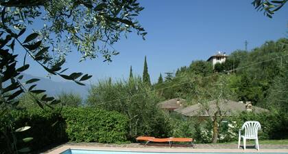 Villa Ă Torri avec Piscine et Vue