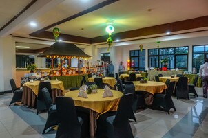 Daily buffet breakfast (IDR 50000 per person)