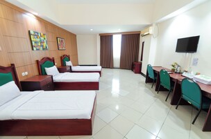 Superior Triple Room | Individually furnished, desk, blackout drapes, soundproofing