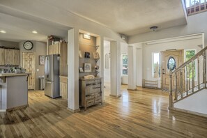 Interior - Peyton Ranch (Peyton)