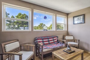 Interior detail - Peyton Ranch (Peyton)