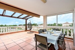 Outdoor dining - Tranquil Paradise, Private Pool - only 200m to beach! (El Perelló)