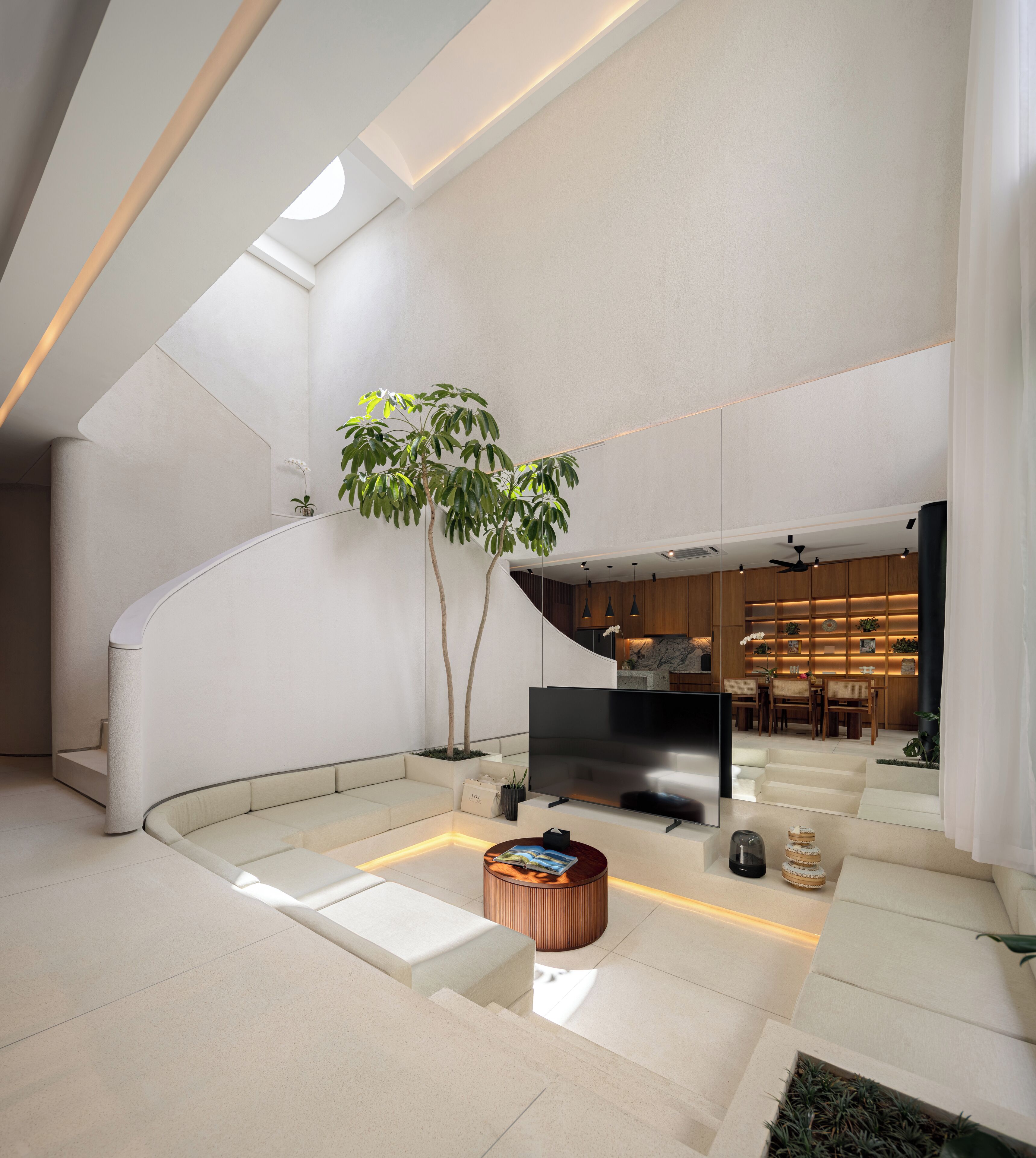 75-inch Smart TV with digital channels, Netflix, streaming services