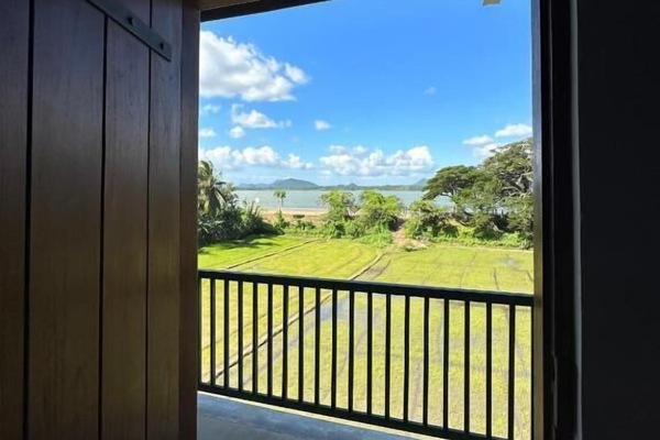 Deluxe Room | Desk, iron/ironing board, free WiFi