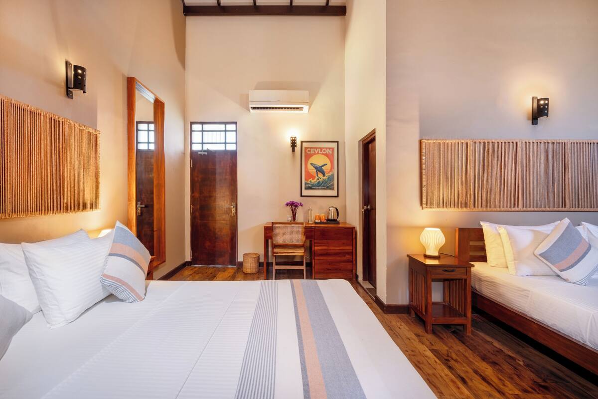 Habitación Confort | Escritorio, tabla de planchar con plancha y wifi gratis