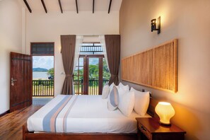 Desk, iron/ironing board, free WiFi