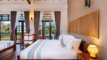 Skrivebord, strygejern/strygebræt, gratis Wi-Fi