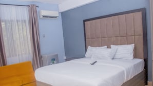 Laptop workspace, WiFi (free), individually furnished - MORADA HOTELS (Lagos)