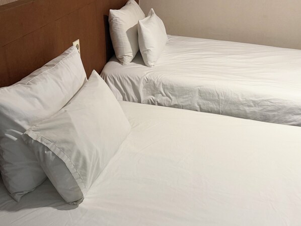 Room, 2 Twin Beds | Egyptian cotton sheets, premium bedding, down comforters