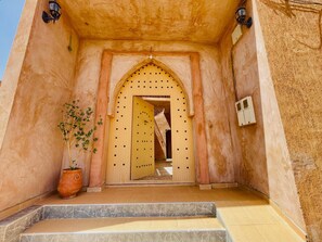 Unclassified image, 5 of 19, button - Merzouga lodge  (Taouz)