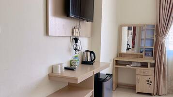 Down comforters, pillowtop beds, free WiFi