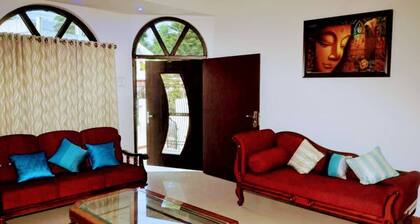 Discover Hillside Paradise : Book your Villa Getaway today!