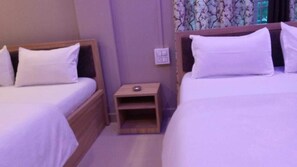 Schallisolierte Zimmer, kostenloses WLAN, Bettwäsche