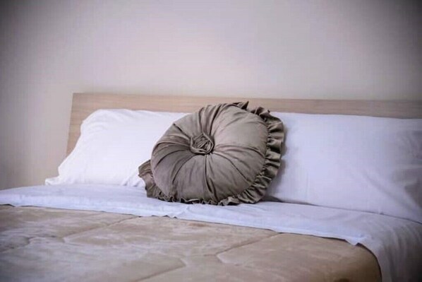 2 bedrooms, desk, travel cot, free WiFi