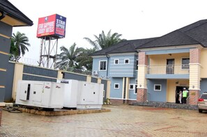 Front of property - STAR SAPPHIRE LUXURY HOTELS LTD (Uyo)