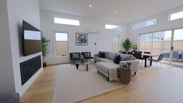 智能电视、壁炉