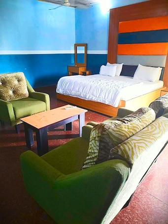 Deluxe Room | 1 bedroom, desk, laptop workspace, free WiFi