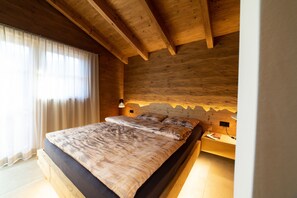 4 bedrooms, free WiFi, bed sheets