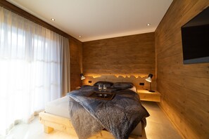 4 bedrooms, desk, travel cot, free WiFi - Chäserrugg 8-person chalet with sauna and hot tub. (Wildhaus)