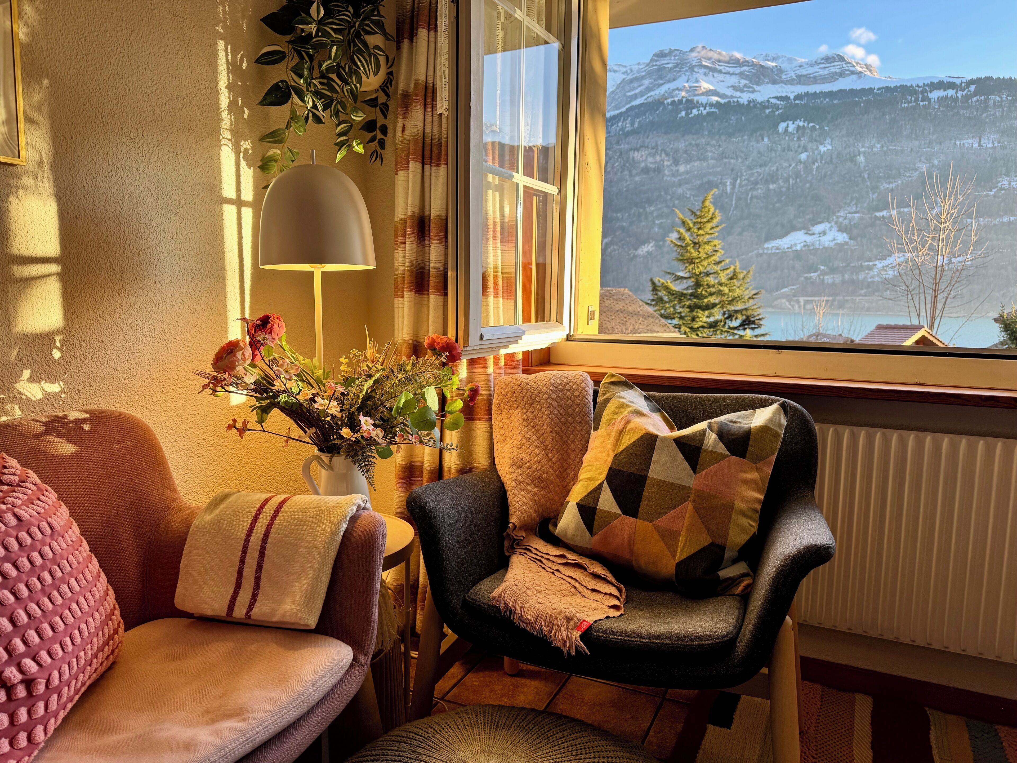 Cozy spot to enjoy the Swiss Alps at Chalet Lulu Brienz Studio