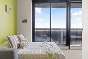 2 chambres, fer et planche à repasser, Wi-Fi, draps fournis