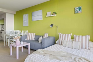 2 bedrooms, iron/ironing board, WiFi, bed sheets