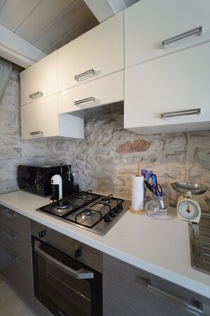 Fridge, oven, stovetop, dishwasher - Trulli Hansel & Gretel (Puglia)