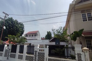 Exterior - Capital O 93467 Wisma Olo Syariah (Padang)