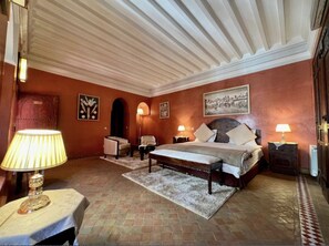 Suite – deluxe | Safe på rommet og wi-fi (inkludert)